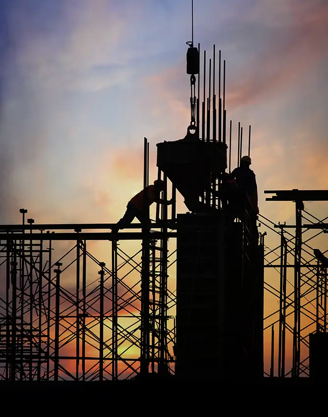 Equipe Medeiros Construtora em obra